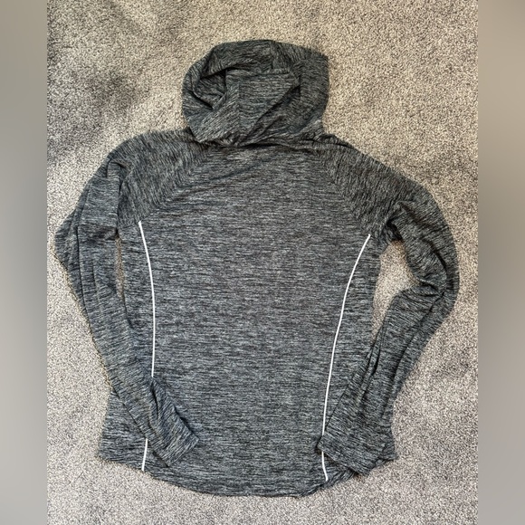 Set of 2 Under Armour Lightweight Hoodies - Picture 3 of 7